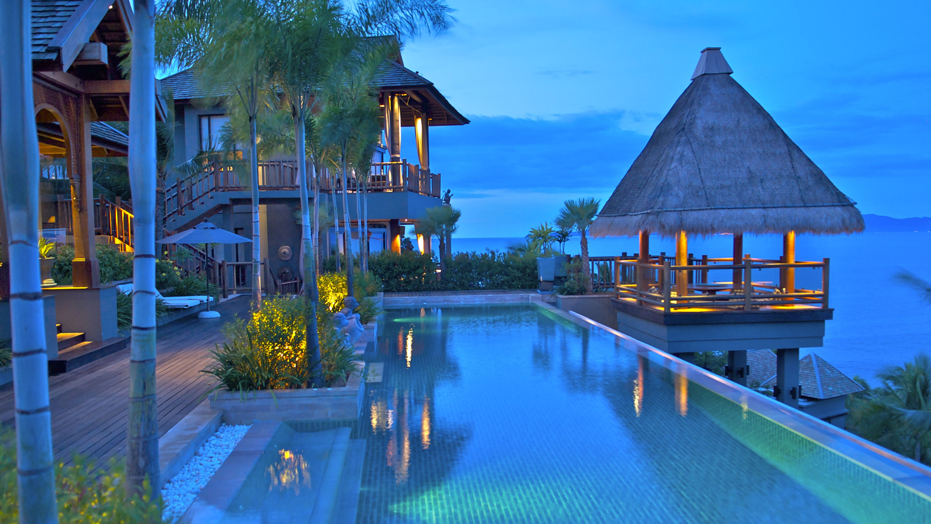 Resort lobby opening onto the ocean